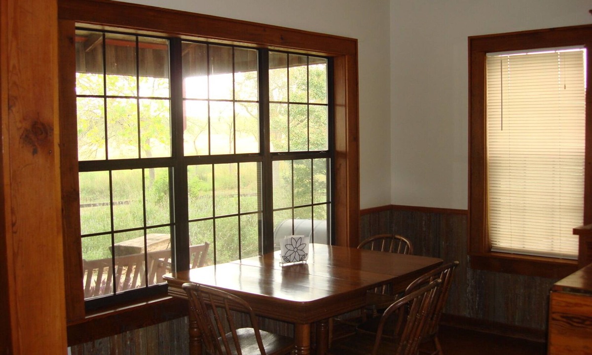 Seguin House | Quiet country life 10 minutes to New Braunfels or San Marcos