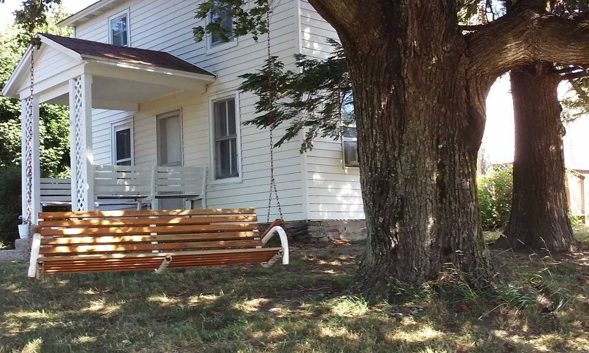 Ripley Apartment | Quiet, country setting on a working grape farm.