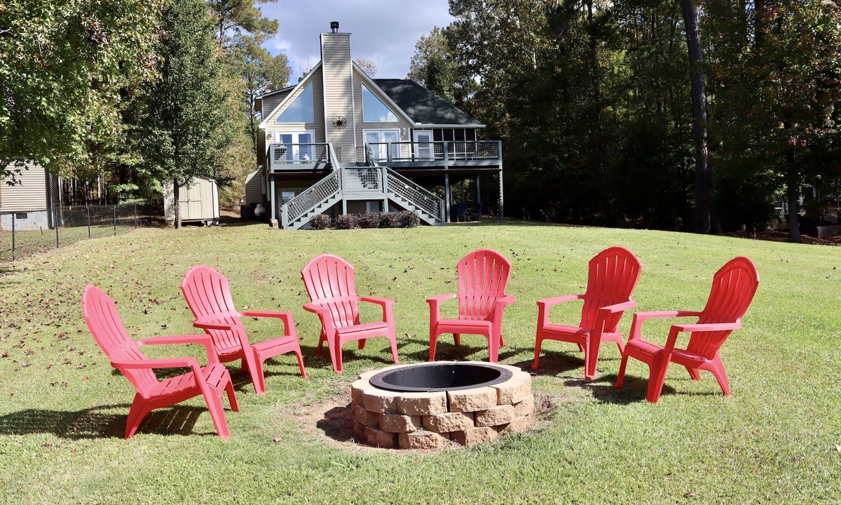 Hardwick House | Quiet Cove and Lakefront! Summer dates available!