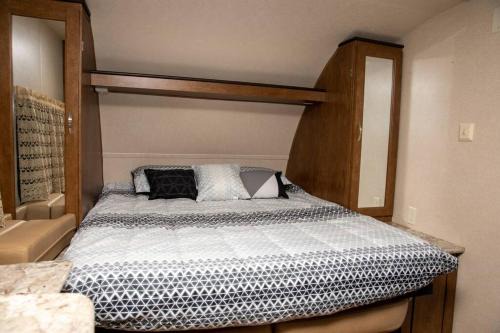 Niceville House | Quiet Cozy Camper