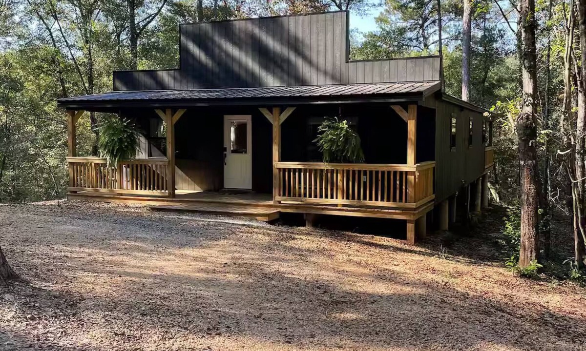 Taylorsville House | Quiet, Creekside Home with Rain Spa Shower, Unplug & Relax