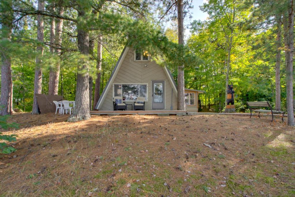 Deer River House | Quiet Deer River Cabin w/Dock + Lake View!