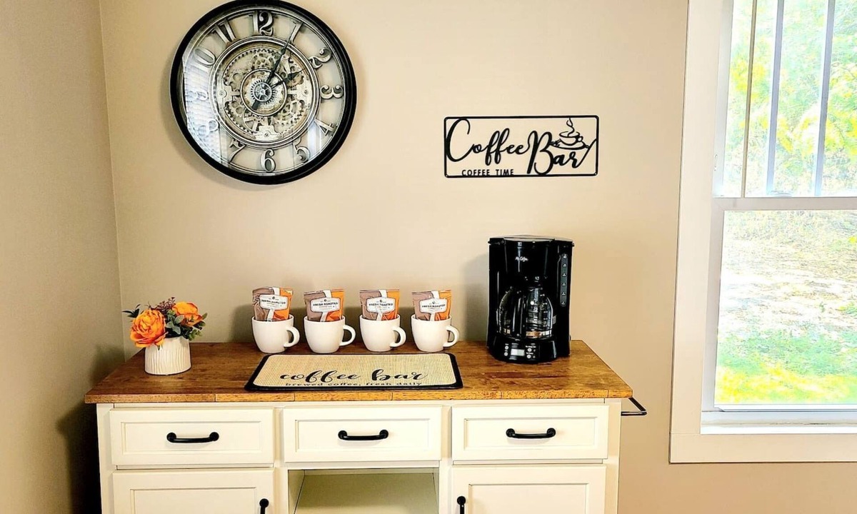 Waterville Apartment | Quiet Downtown Apt w/Fireplace