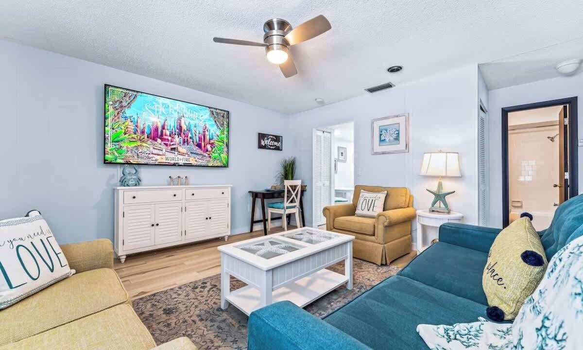Laurel Park Villa | Quiet Downtown Sarasota Villa. 2 bed 2 bath. 644