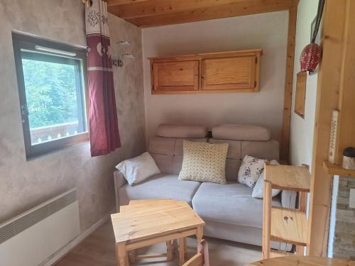 Abondance Apartment | Quiet duplex with mountain view in Abondance