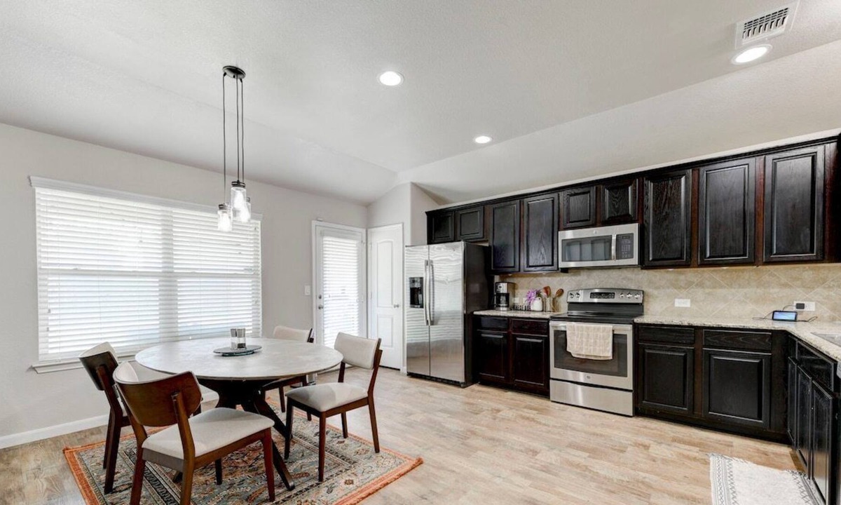 Manor House | Quiet E Austin Home-Low Fees, Dog Friendly