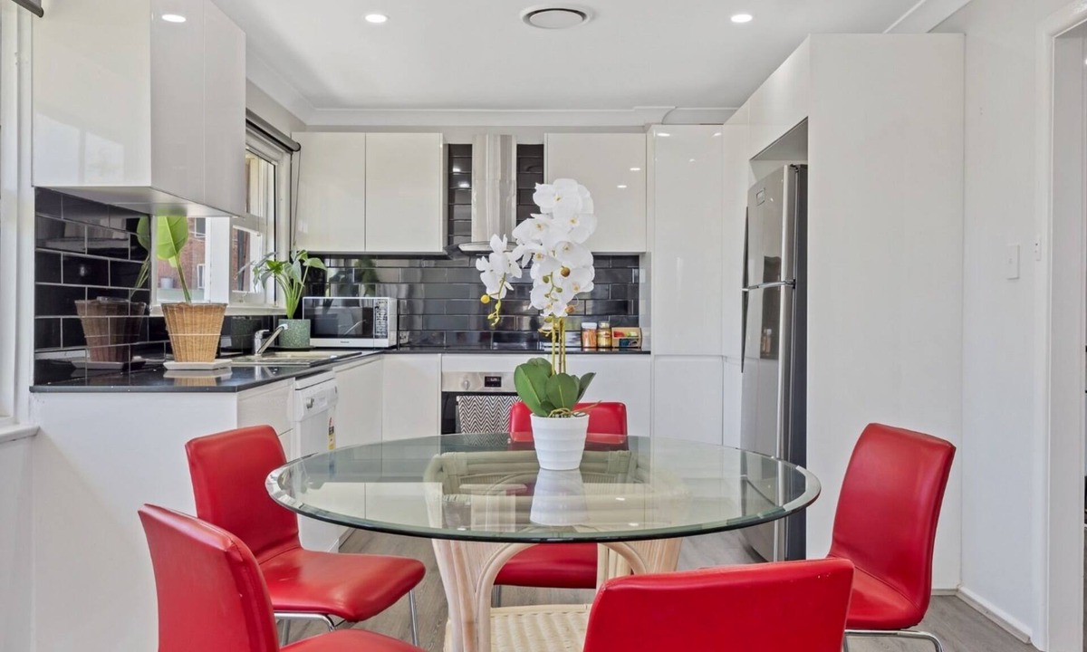 Merrylands House | Quiet Elevated Serene Home (Top)