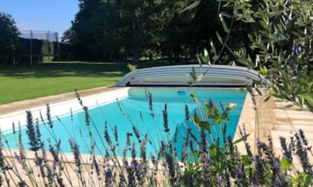 Fontenay-Saint-Pere House | Quiet family home with pool & spa - near Giverny, Thoiry and golf course