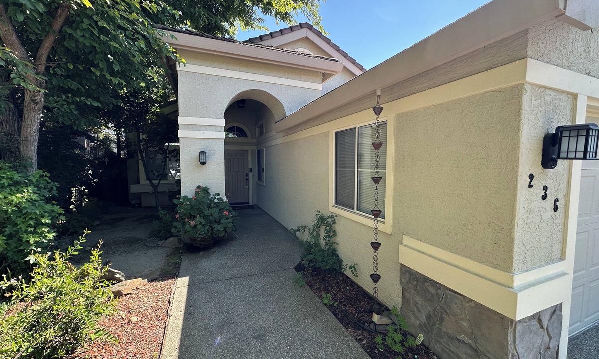 Roseville House | Quiet Family Friendly Retreat-WiFi & Workplace