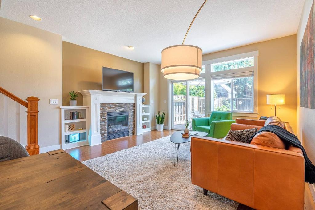 Bull Mountain Villa | Quiet, Four bedrooms, 2 King Beds