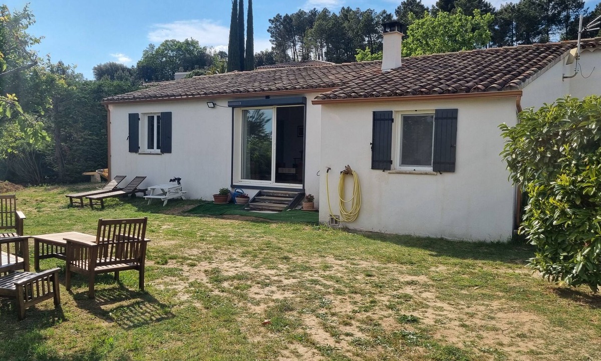 Saint-Julien-de-Peyrolas House | Quiet 3-bedroom house with garden and pool