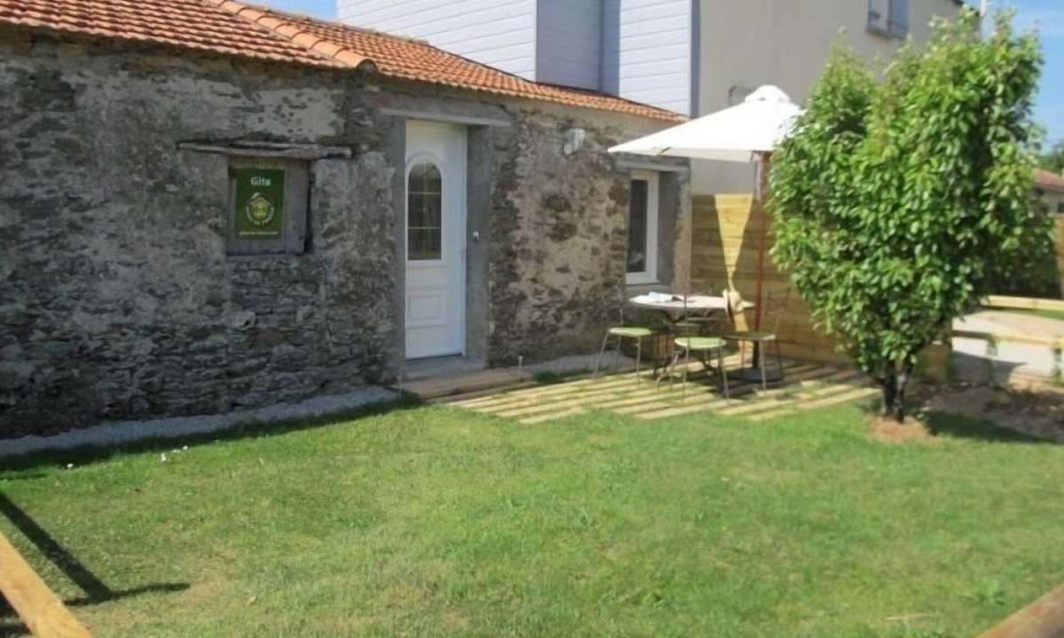 Pornic Cottage | Quiet gîte, WiFi, near Pornic, 4 guests