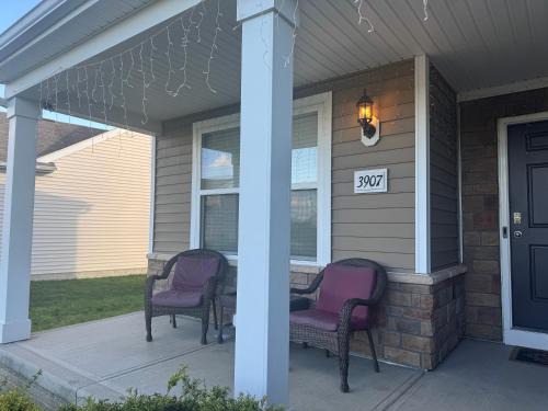 Grove City House | Quiet getaway 4BR