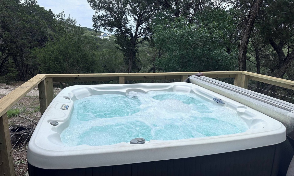Wimberley Cottage | Quiet getaway on 3.5 acres with a hot tub