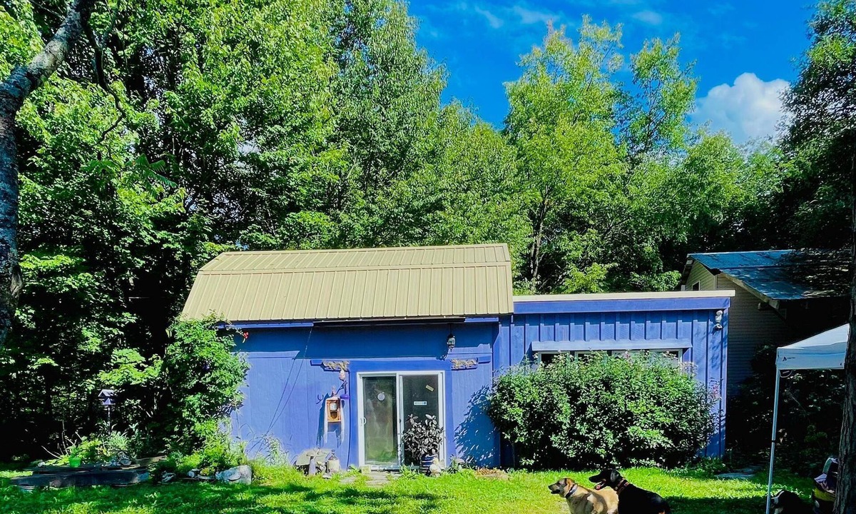 Etna House | Quiet Getaway to take a break - before you "break".