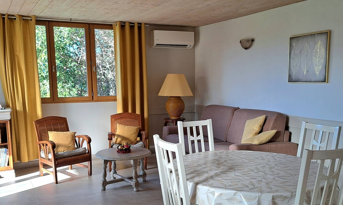 Bregnier-Cordon House | Quiet gite in the Ain countryside, located along the "voie verte" greenway.