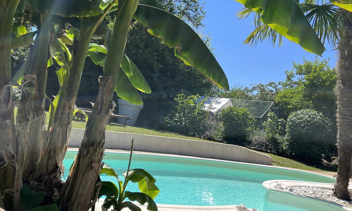 Ville-Saint-Jacques House | quiet guest rooms