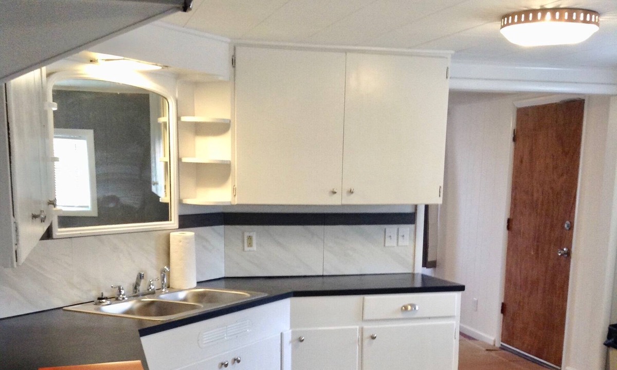 Aberdeen House | Quiet hill unit. Suburb of Aberdeen!