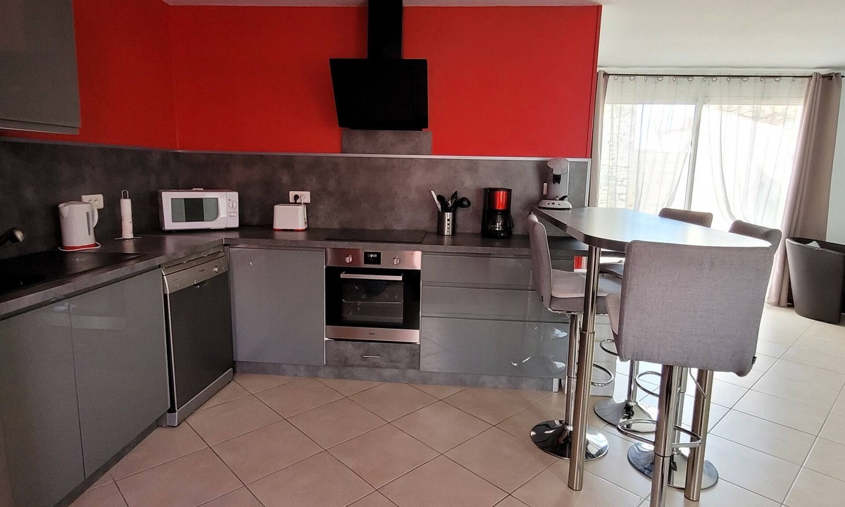 Marennes House | Quiet house with courtyard not overlooked