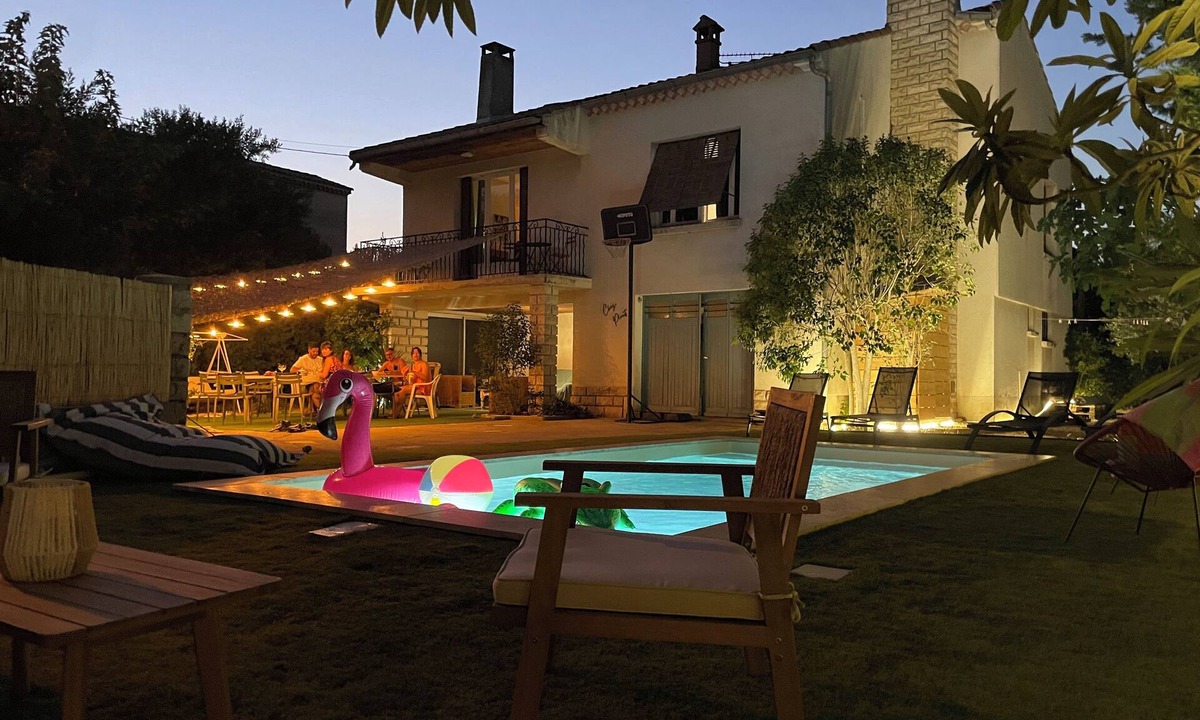 Villeneuve-les-Avignon House | Quiet house with swimming pool a stone's throw from Avignon