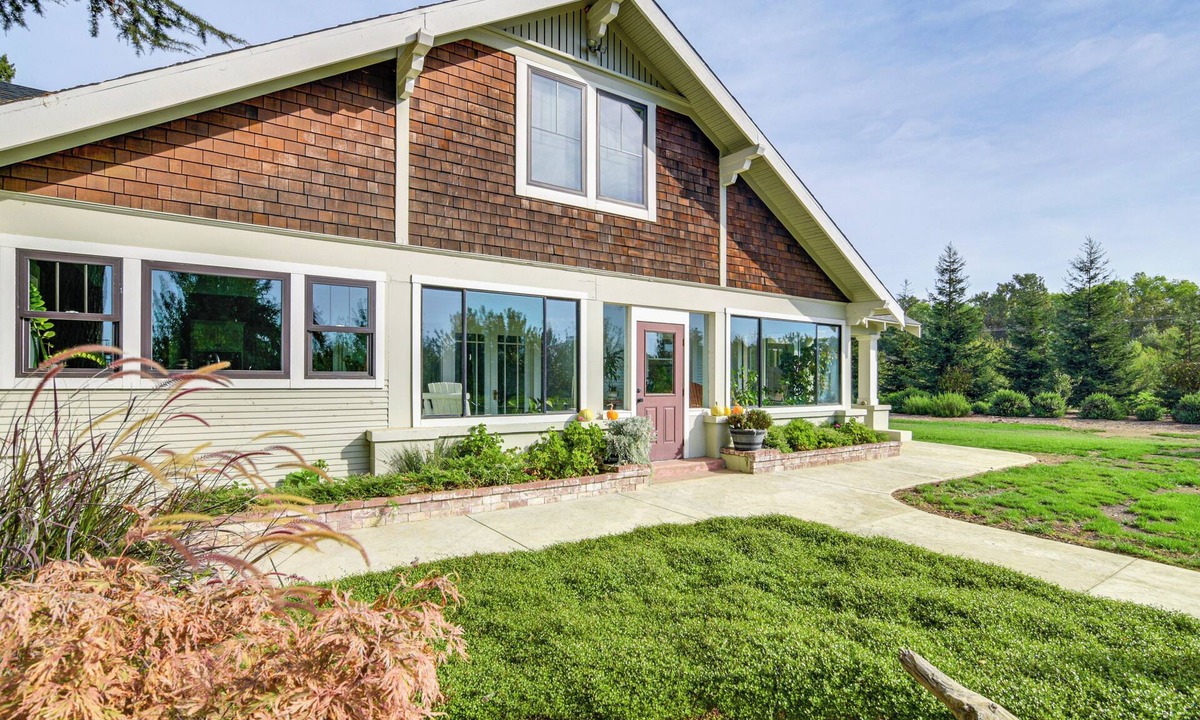 Glenn County House | Quiet Home Near Sacramento River: Deck & Fire Pit