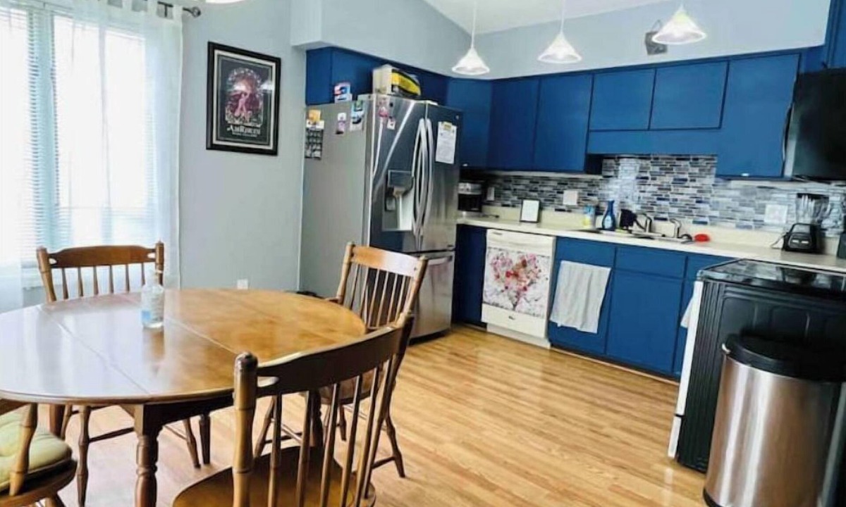 Roanoke House | Quiet home that deer visit
