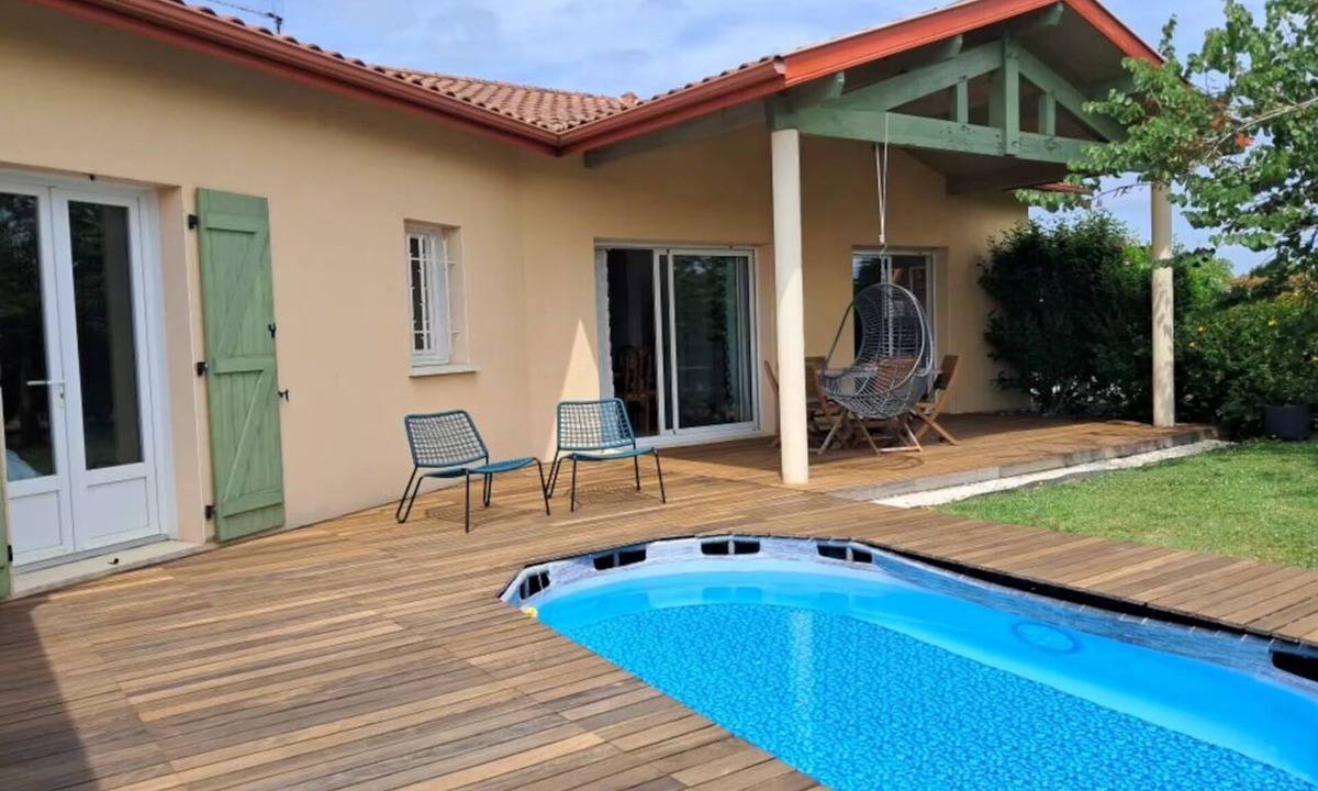 Bellocq House | Quiet house between sea and mountains