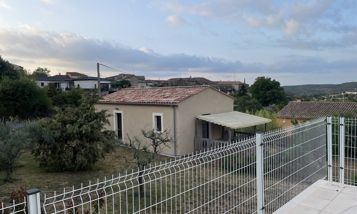 Les Mages House | Quiet house