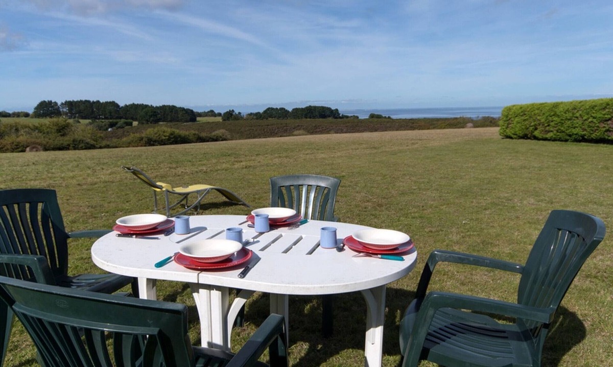 Locmaria House | Quiet house near Grands Sables beach, pets allowed