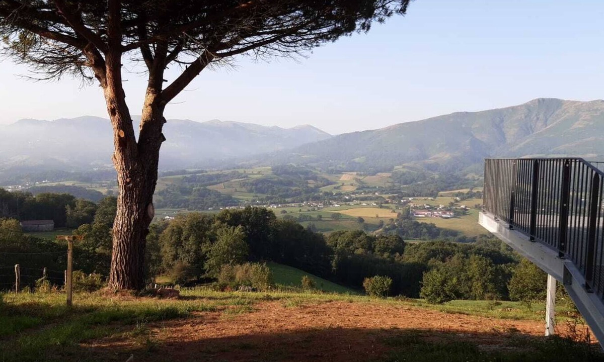 Irouleguy House | Quiet house to rent on the heights of Irouléguy for 6 to 12 people
