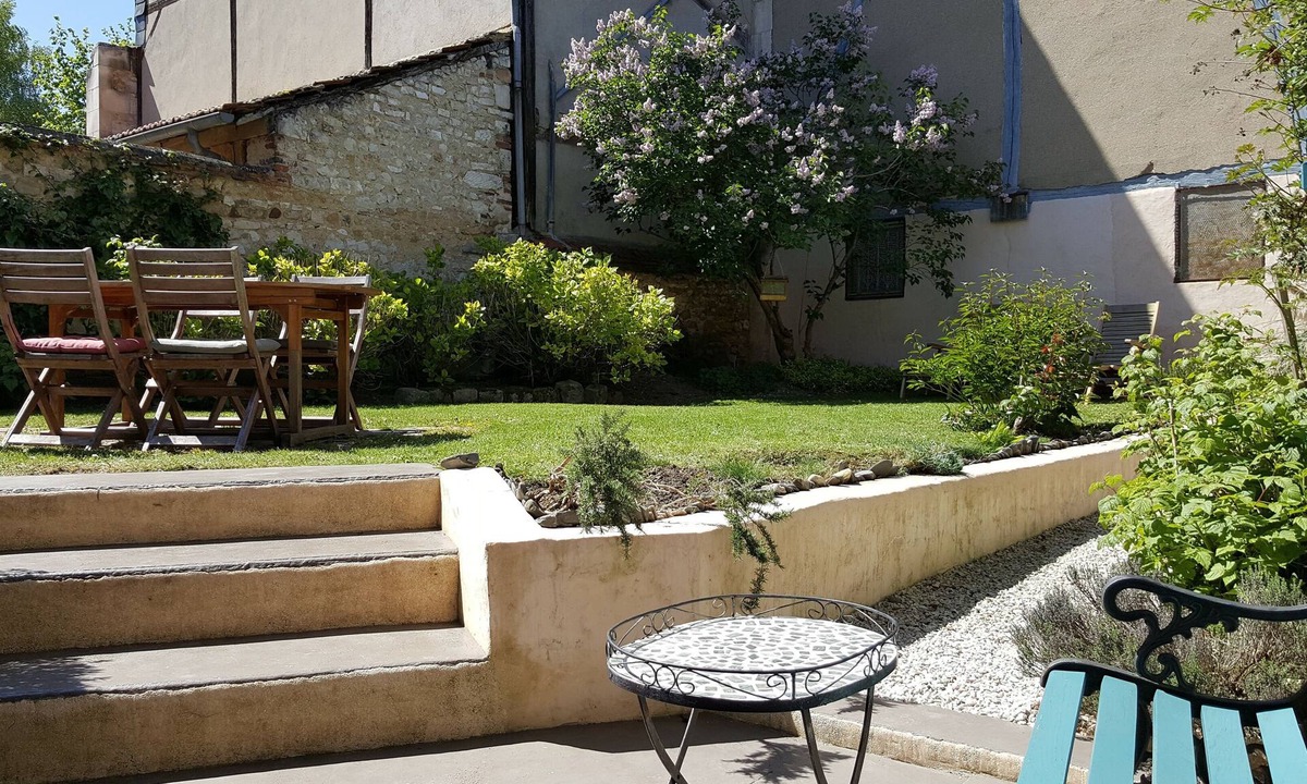 Auxerre House | Quiet house with garden in the heart of the old town of Auxerre!