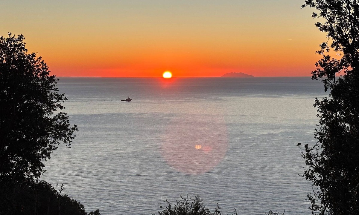 Pozzo House | Quiet house with superb sea view