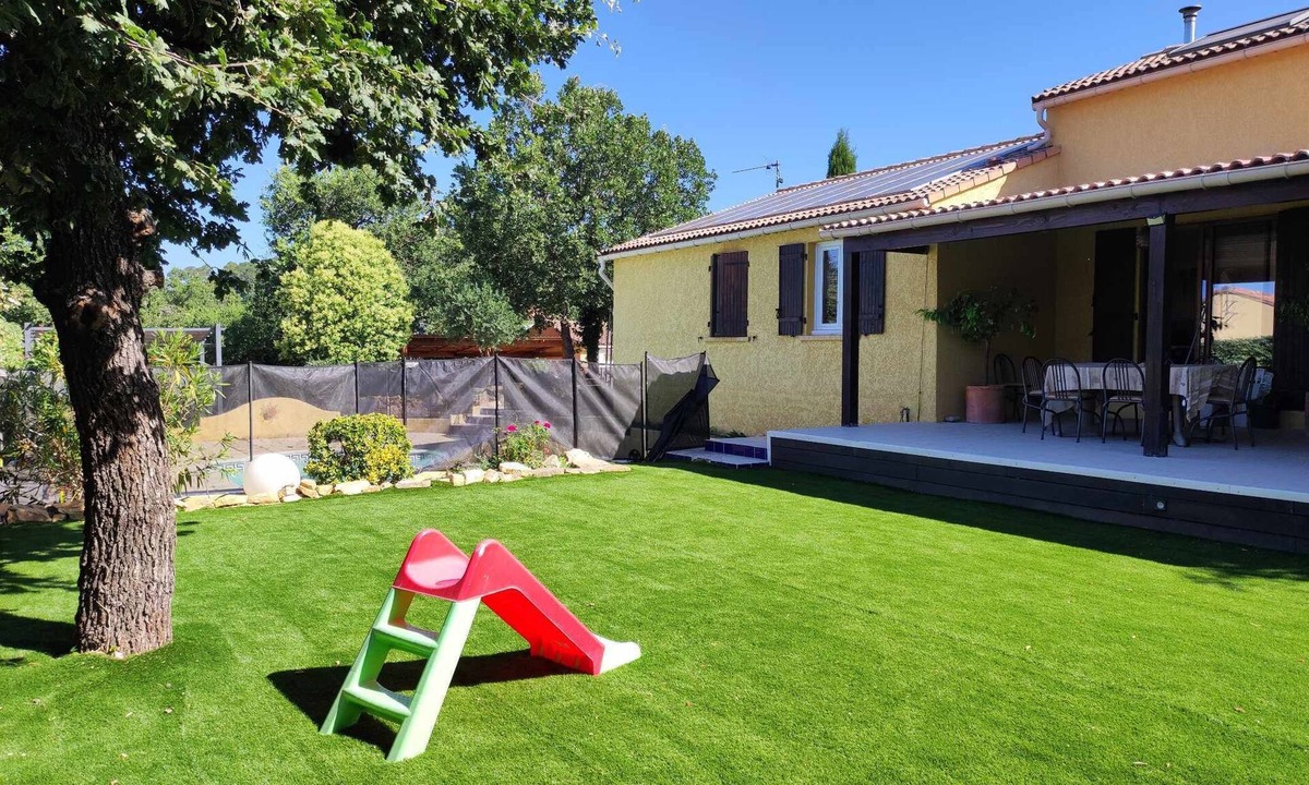 Rocbaron House | Quiet house with swimming pool