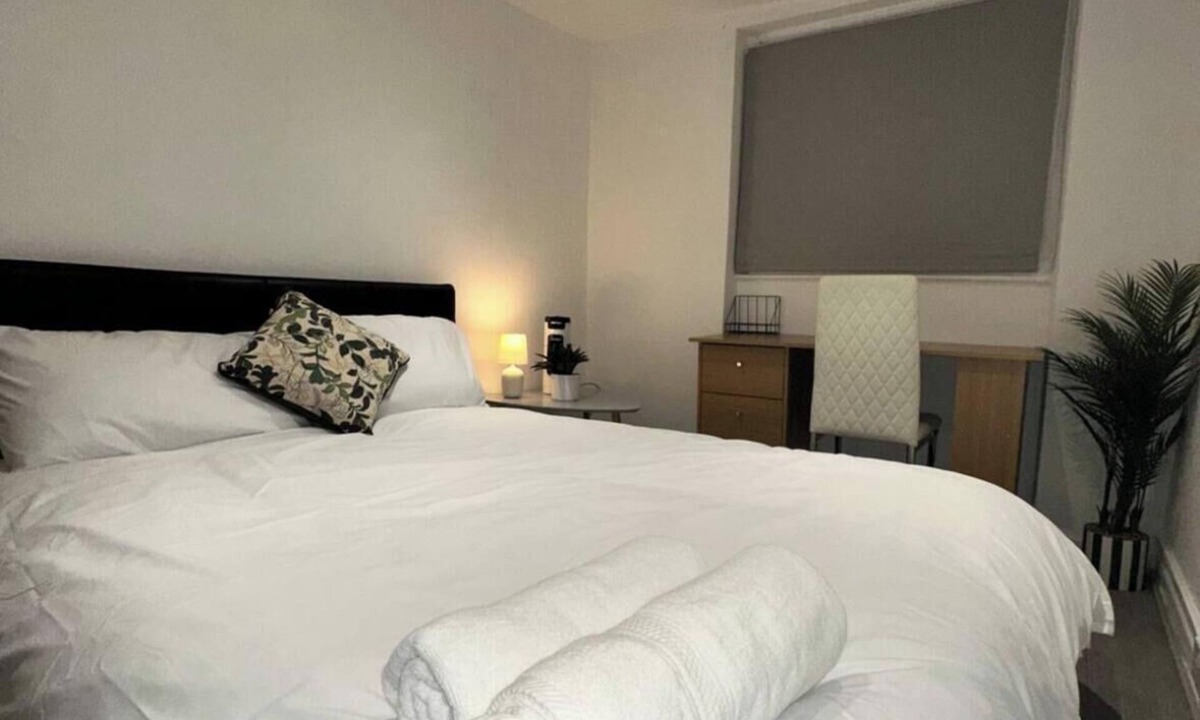 St. Pancras Apartment | Quiet King’s Cross flat – Steps from the Station