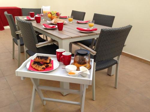 Campoamor Apartment | Quiet, Modern Apartment