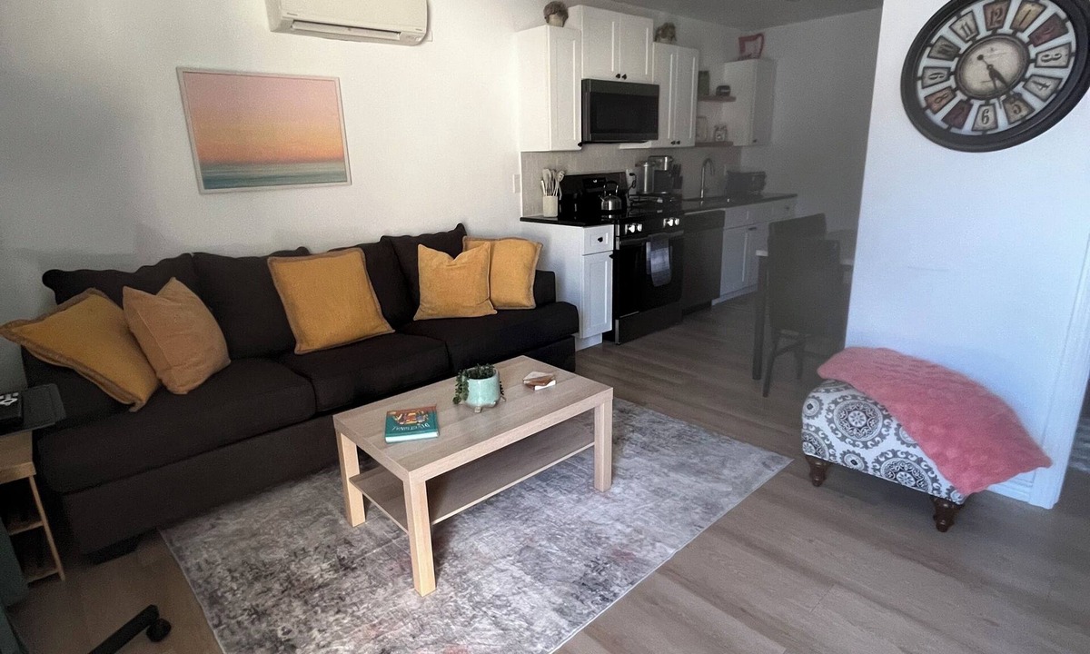 Gatesville Apartment | Quiet & Modern Charming 2-bedroom apartment in Gatesville with AC