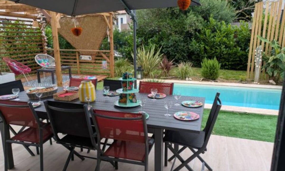 Colomiers House | Quiet modern villa with swimming pool, 2 minutes from bus stop