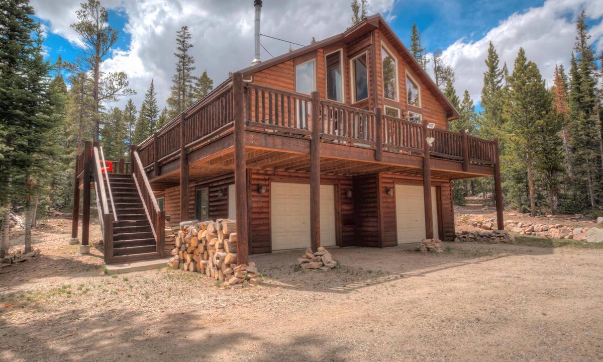 Valley of the Sun Cabin | Quiet Mountain Retreat in Valley of the Sun