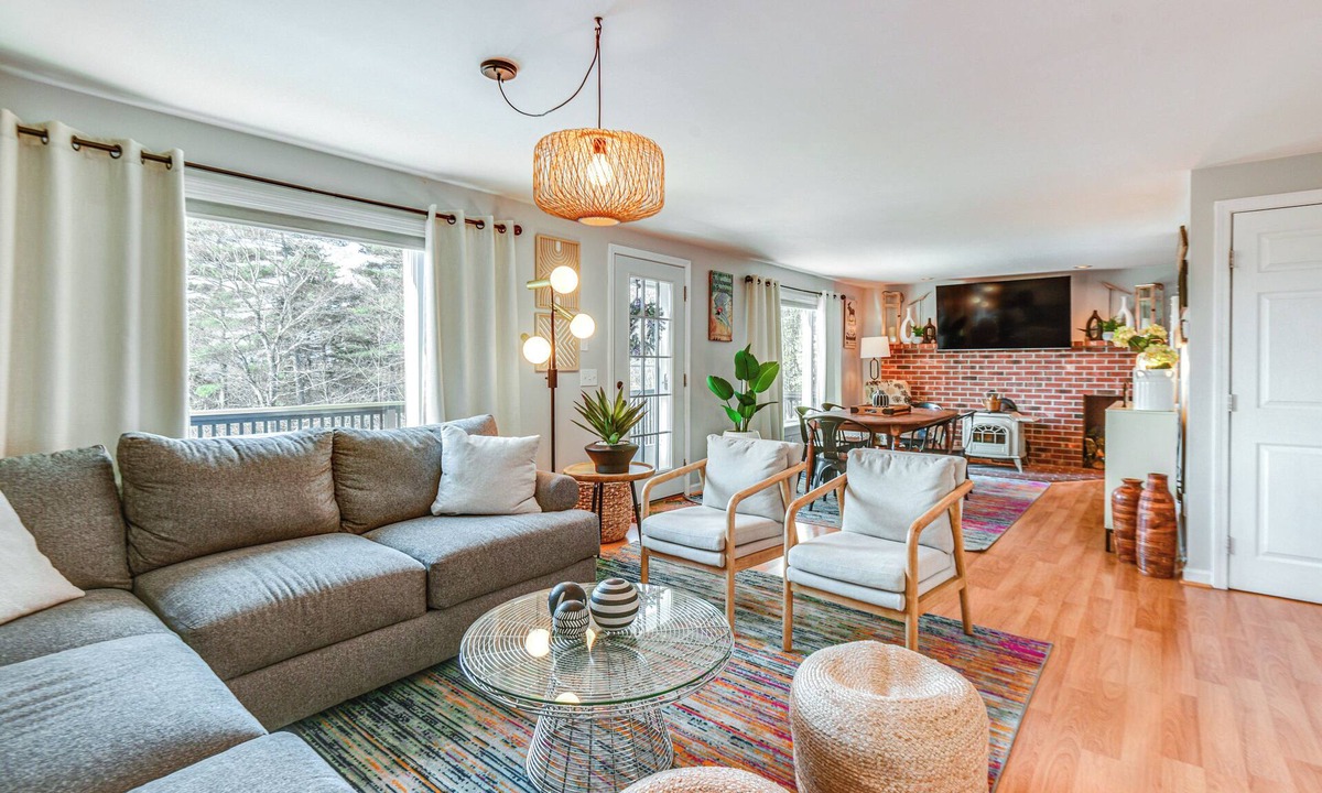 Fryeburg House | Quiet Mountain-View Home Near Conway & Hiking