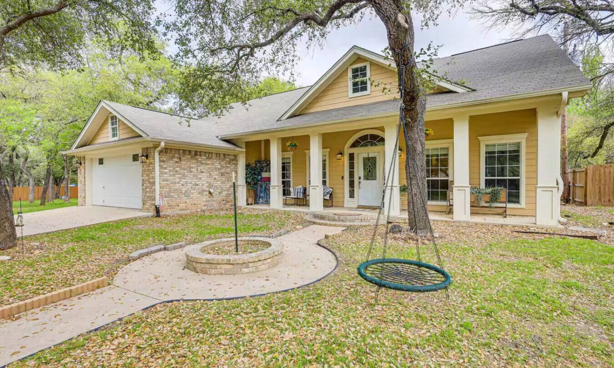 Morgans Point Resort House | Quiet Neighborhood | Frequent Deer | Hot Tub