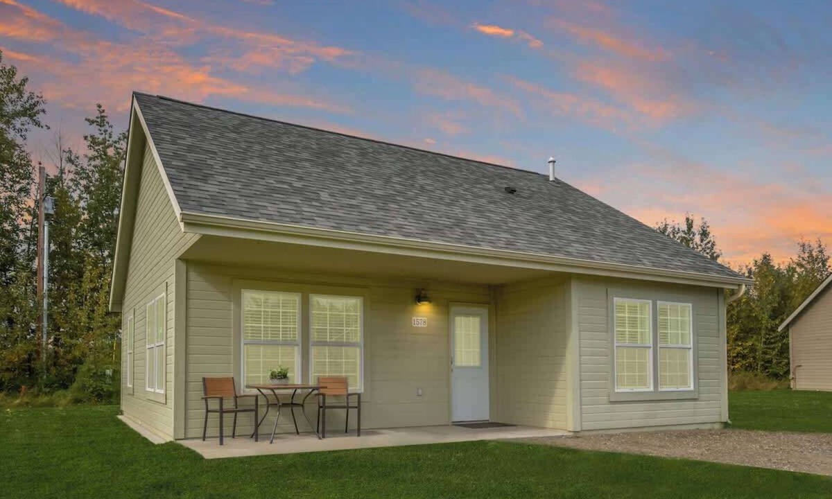 Palmer House | Quiet/New 2bd Suite w/Laundry, Kitchen, Wi-Fi