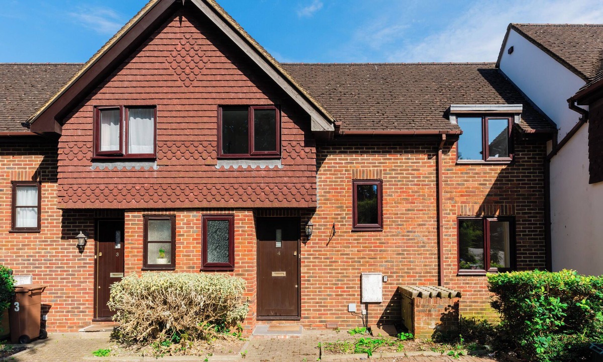 Carshalton Central House | Quiet newly furnished garden house in the heart of Carshalton, South London!