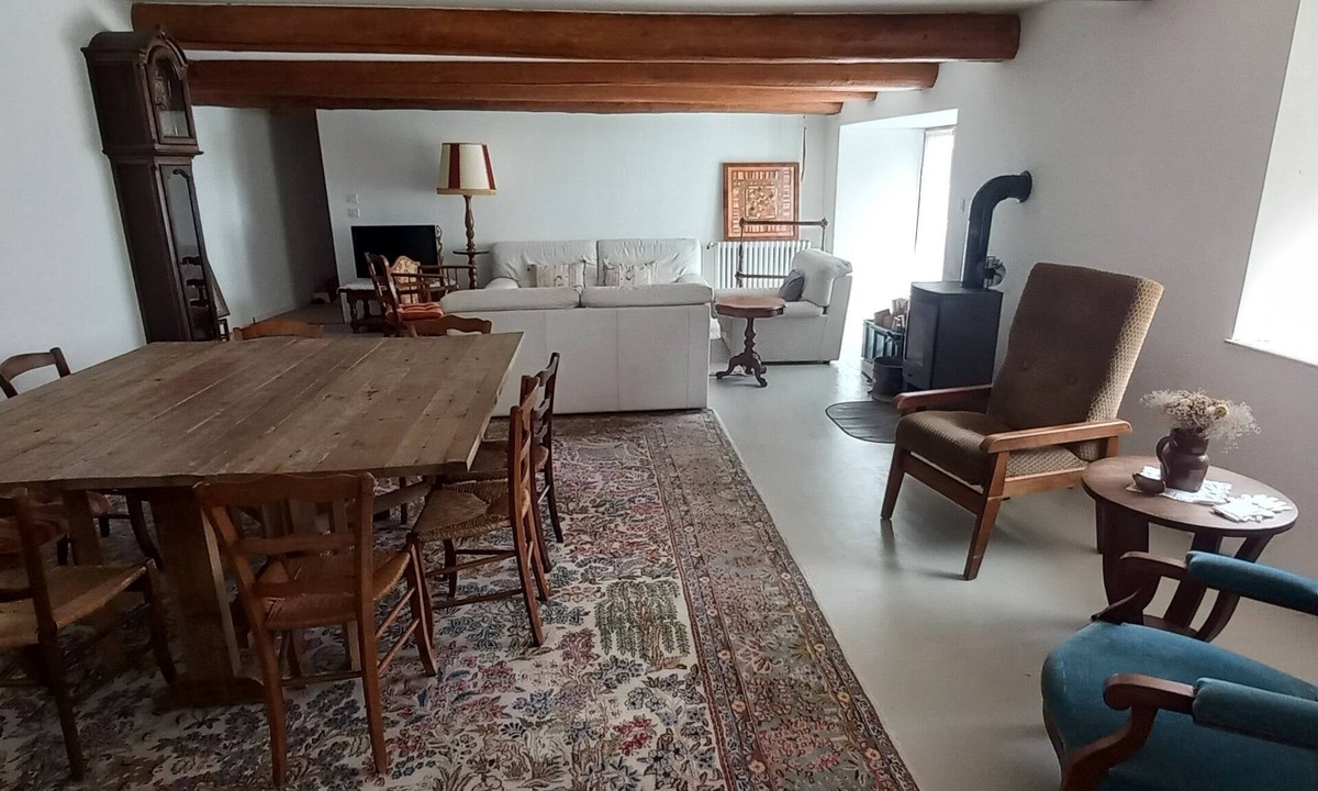 Eglisolles House | Quiet old farmhouse