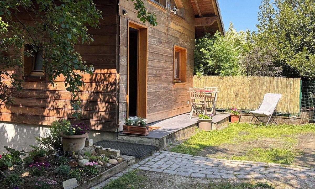 Aix-les-Bains Ski Chalet | Quiet Omazot in greenery