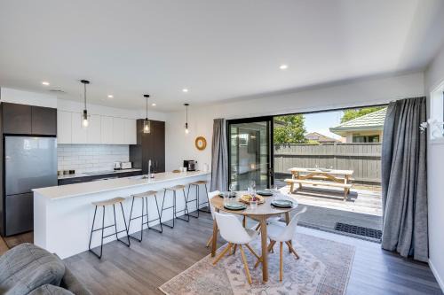 Taradale House | Quiet on Cassin - Taradale