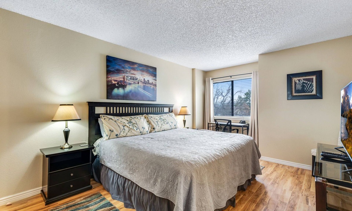 Englewood Condo | Quiet, pet-friendly DTC Retreat with Workspace