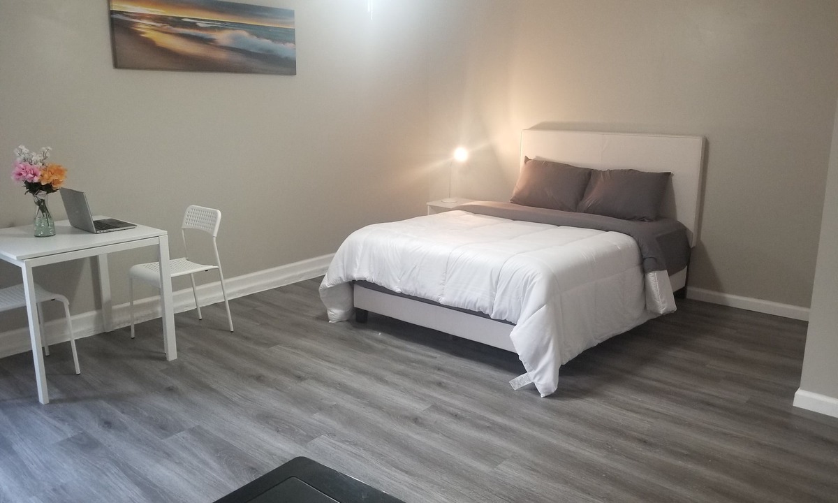 The Colony House | Quiet private apartment/studio Frisco Plano Dallas DFW !