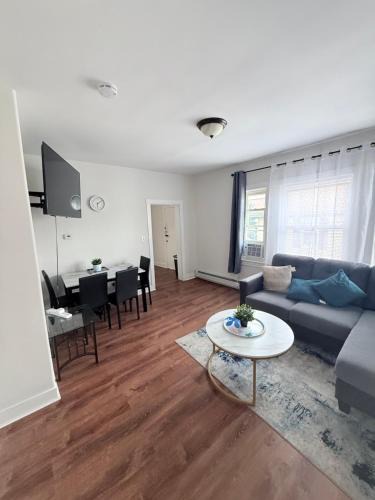 Fall River House | Quiet private room