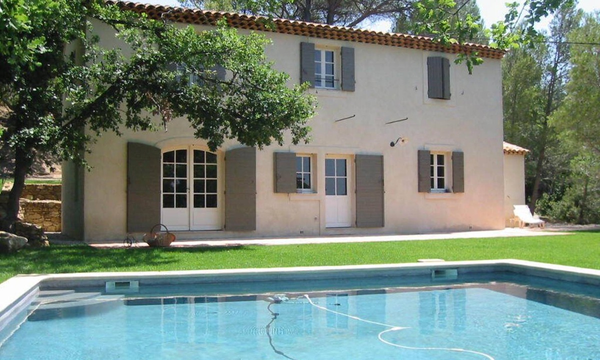 Salon-de-Provence House | Quiet Provencal country house in a residential area 5 minutes from the center of Salon de Provence.