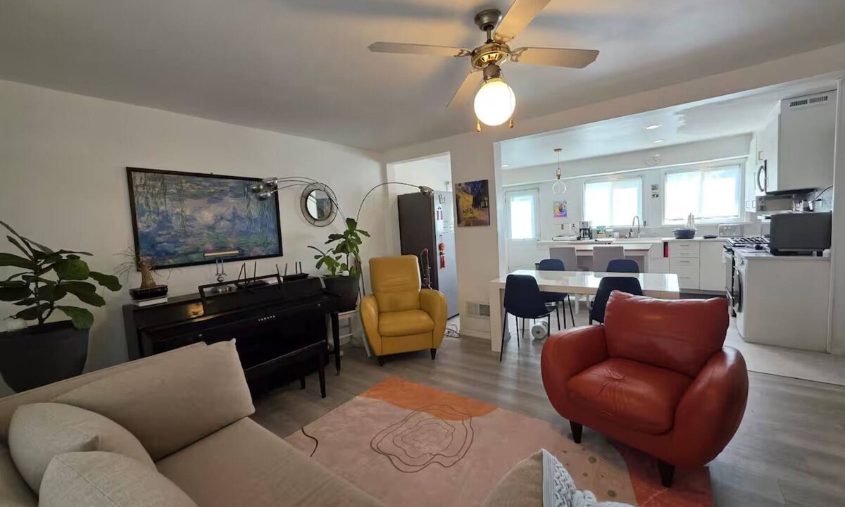 Fort Lee House | Quiet & Quaint 2 Bedroom 1 Bath with Yard